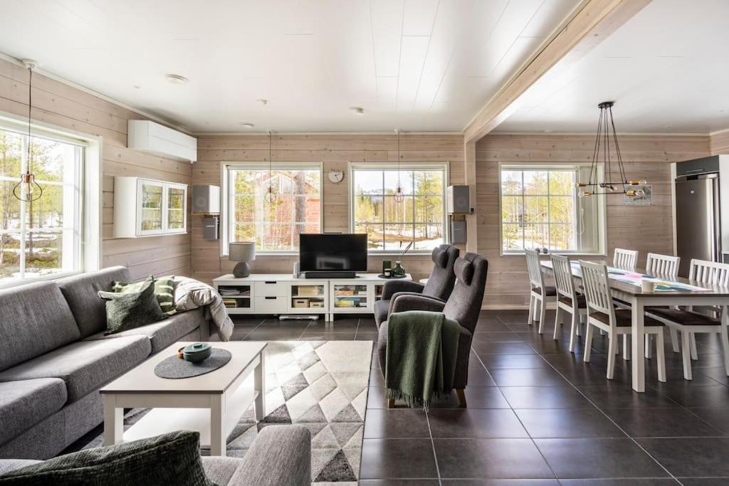 Villa Havu holiday home in Pyhä Lapland — 4-Star Luxury Hotel in Kemijaervi, Finland