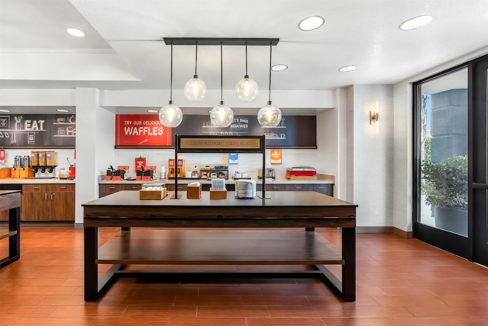 Hampton Inn & Suites Lathrop - photo 47