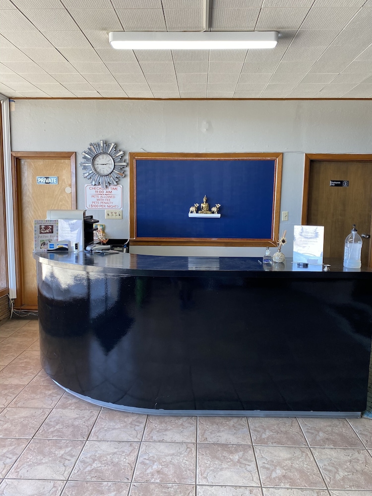 Western Skies Motel - photo 3