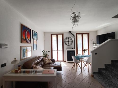 Villa Rosmarino 300 mt from the beach — 4-Star Luxury Hotel in Colico Piano, Italy