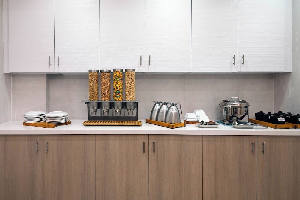 Hilton Garden Inn Tampa Airport Westshore - photo 28