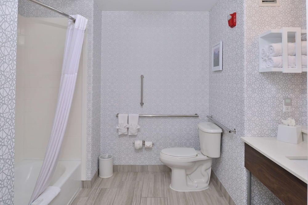 Hampton Inn Kansas City Northeast - photo 39