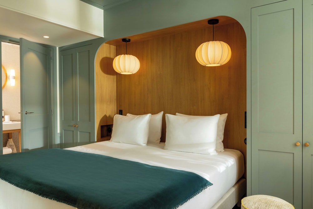 Hotel Casimir — 4-Star Luxury Hotel in Paris, France
