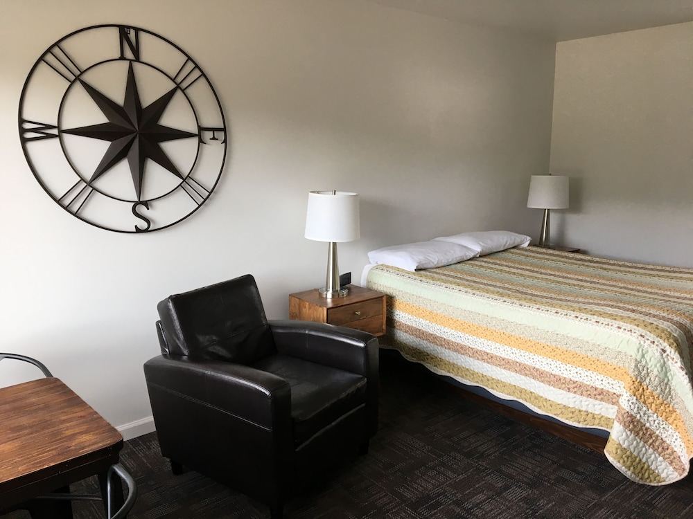 Three Lakes Motel - photo 12