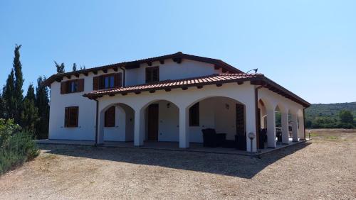 Villa Rosemary — 4-Star Luxury Hotel in Olmedo, Italy