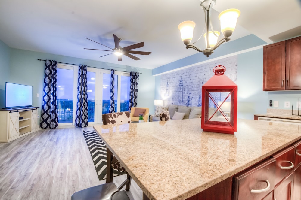 Laketown Wharf Resort by Aneliya's Rentals - photo 575