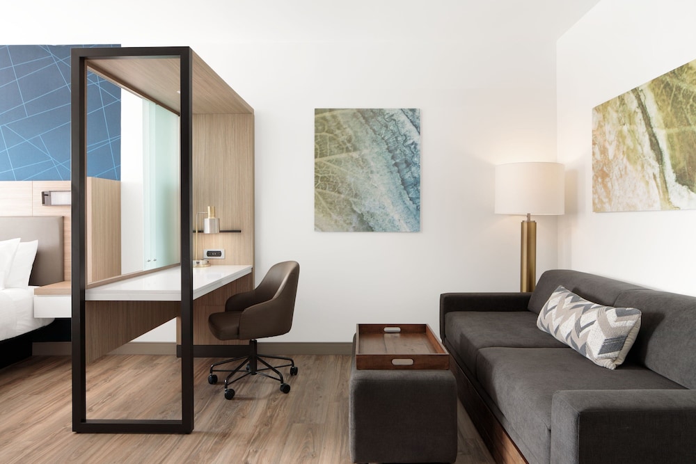 SpringHill Suites by Marriott Roanoke North - photo 17