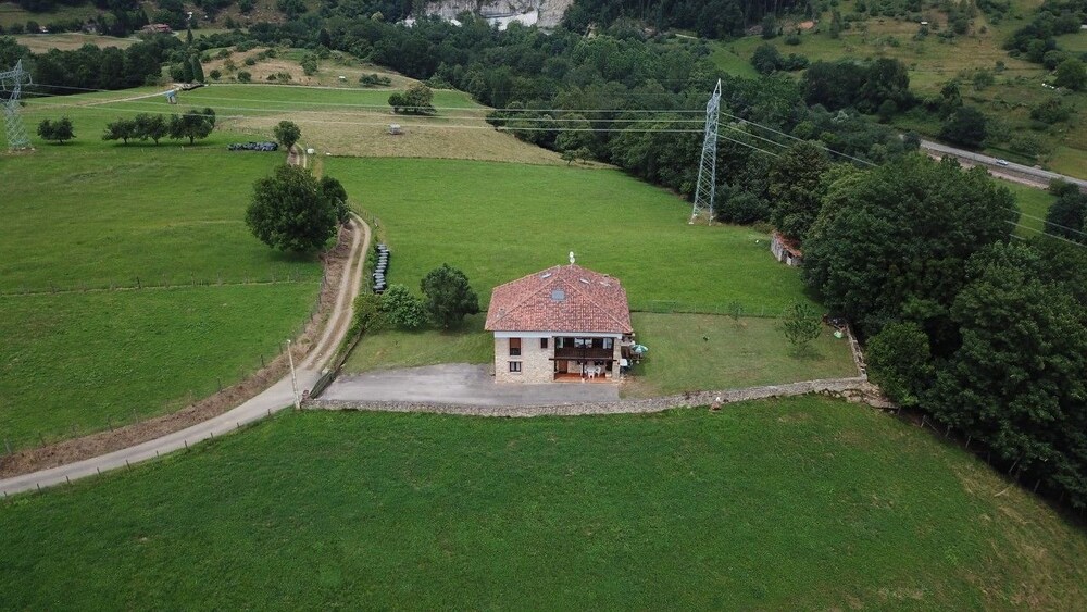 La Torre De Llames Arriondas Vv 1401 As — Parres