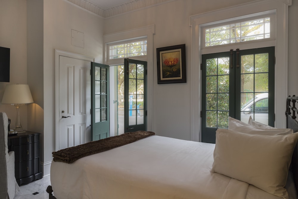 Royal Frenchmen Hotel and Bar - photo 45