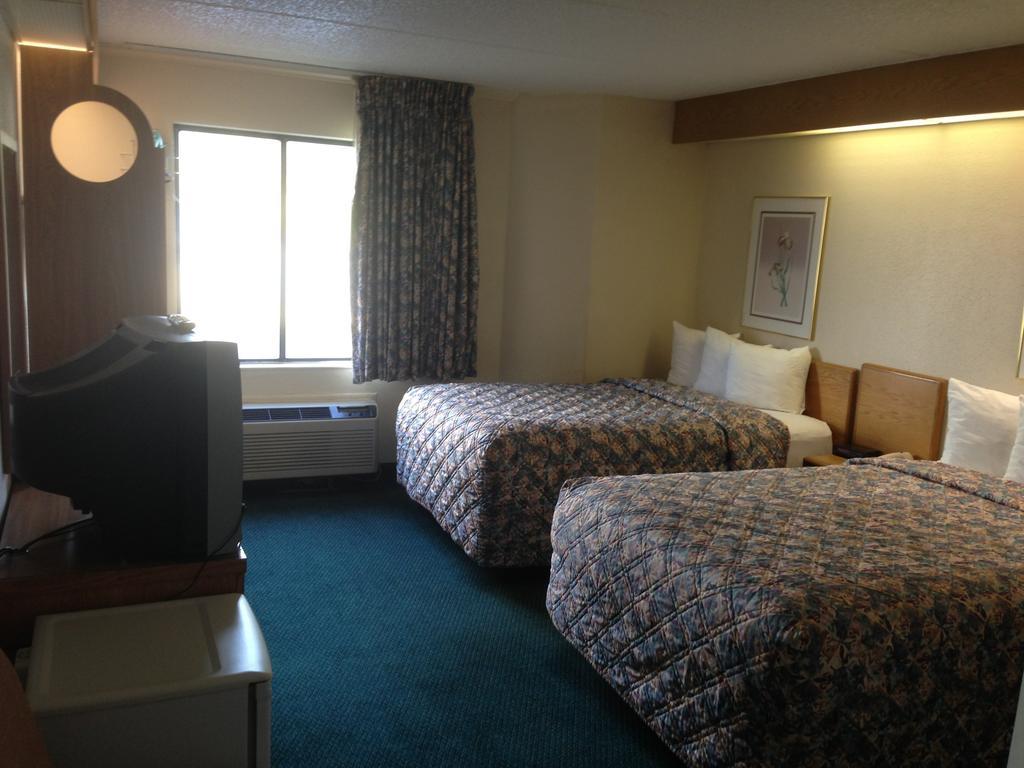 Economy Inn Brunswick - photo 3