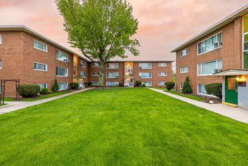 Near CLE airport and Valley 2 4a Georgetown Villas — 4-Star Luxury Hotel in Fairview Park, United States