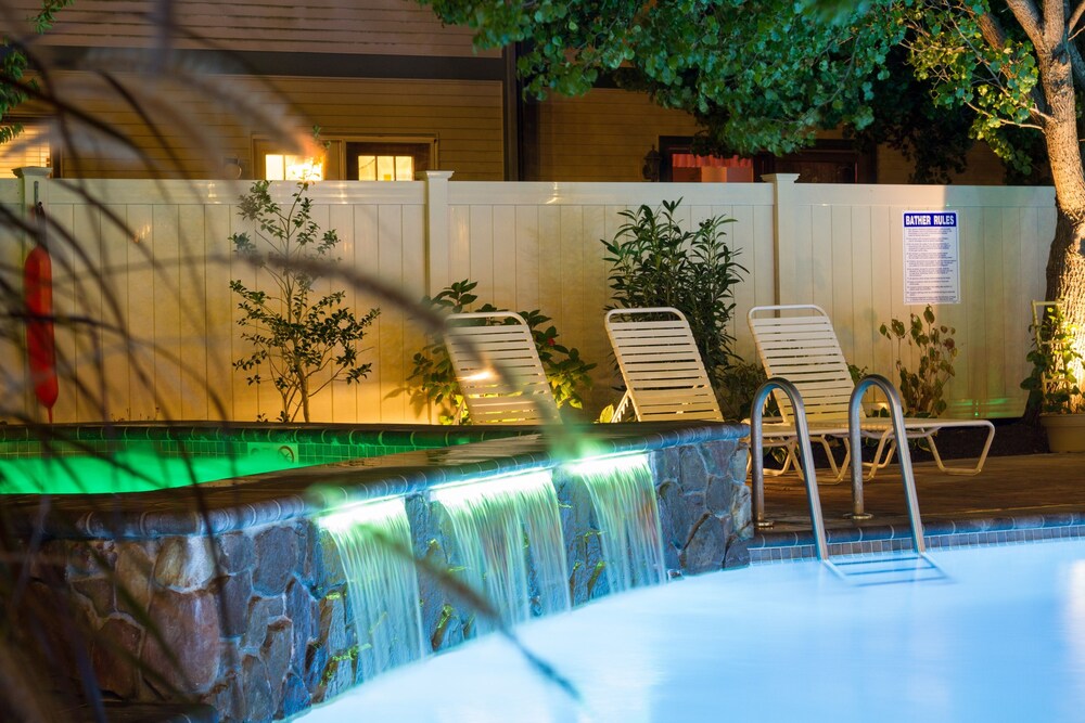 Beachcomber Resort in Avalon, United States