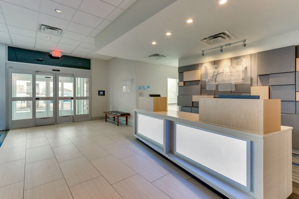 Holiday Inn Express & Suites Dawsonville by IHG - photo 78