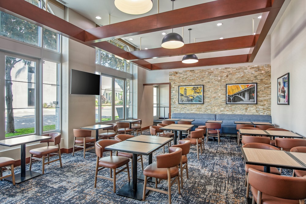 Hyatt Place Riverside Downtown - photo 40