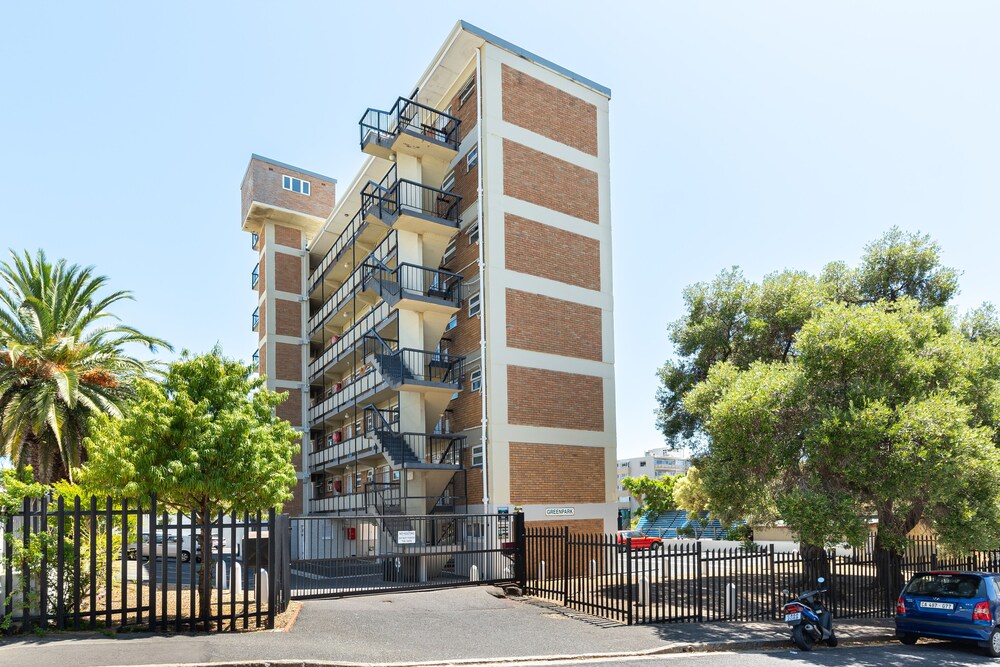 Greenpark Apartments — 4-Star Luxury Hotel in Cape Town, South Africa