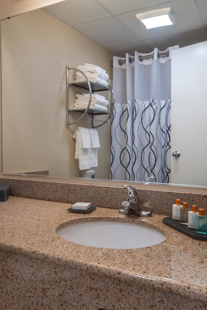 The Breakers Hotel & Suites - photo 40