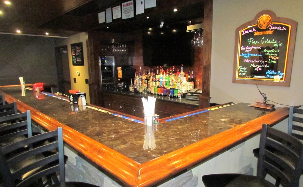 Oak Hill Inn & Suites - photo 66