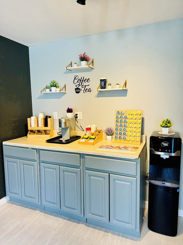 Baymont by Wyndham Ridgecrest - photo 4