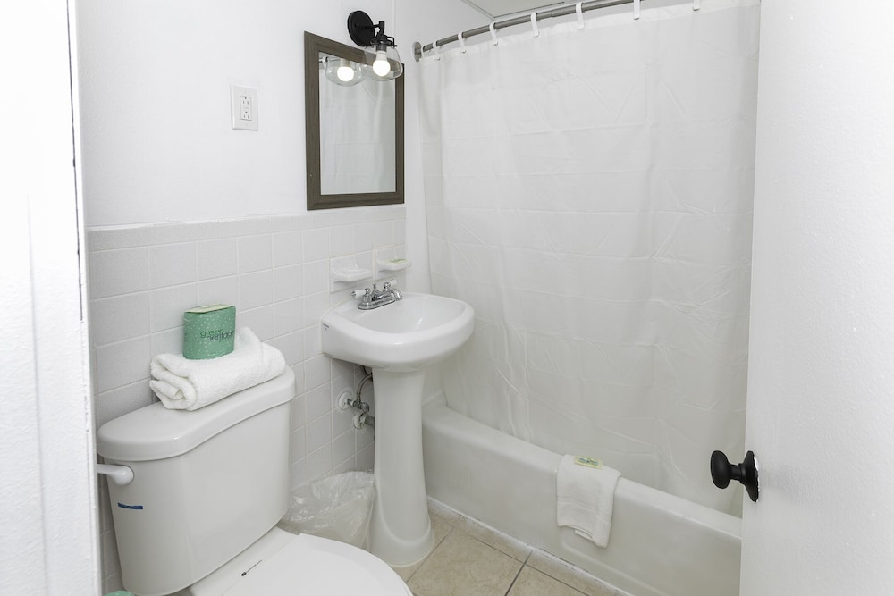 Alante Oceanfront Motel - photo 22