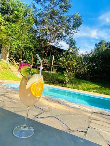 Chalé Rio Piscina Cozinha Área de Lazer Pertinho da CidadeMaravilha in Pirenopolis, Brasil