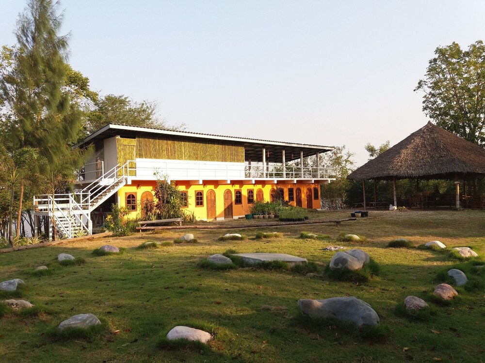 River Garden 888 — hotel in Kamphaeng Saen