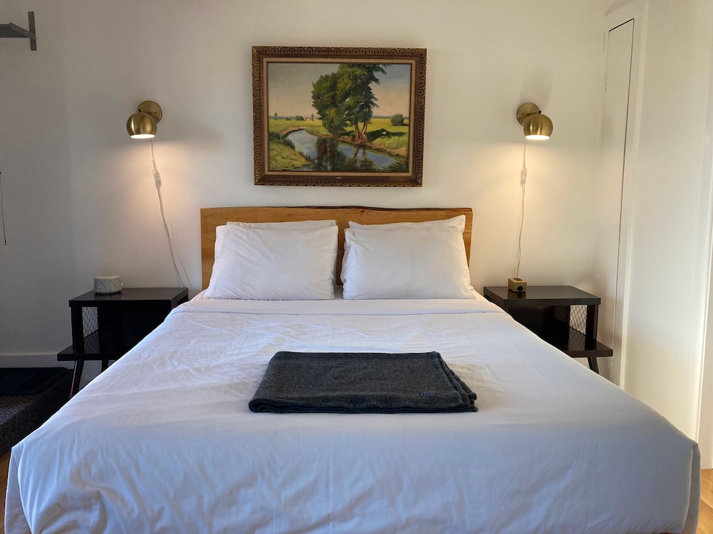 The Grayhaven Motel - photo 20