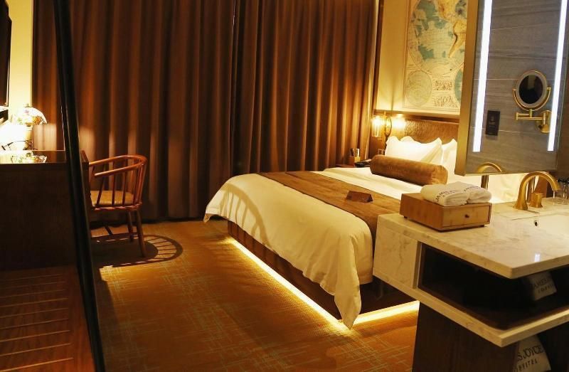 James Joyce Coffetel Aletai Lanwan Food City in Altay, People's Republic of China