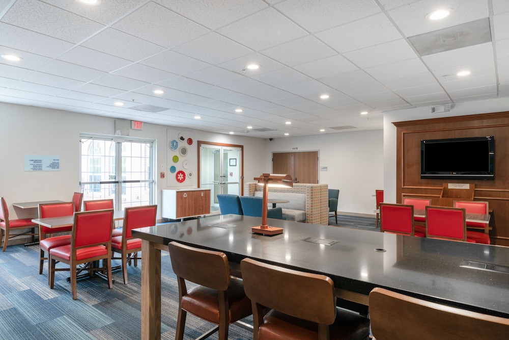 Holiday Inn Express Prince Frederick by IHG - photo 25