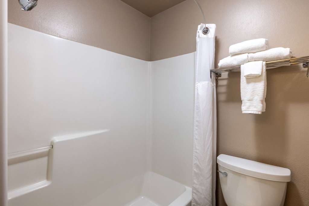 Super 8 by Wyndham Belgrade Bozeman Airport - photo 32