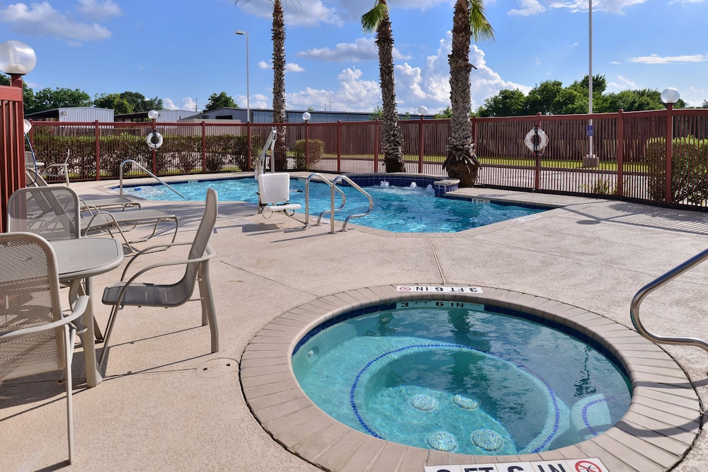 Hampton Inn Houston Deer Park Ship Area - photo 22