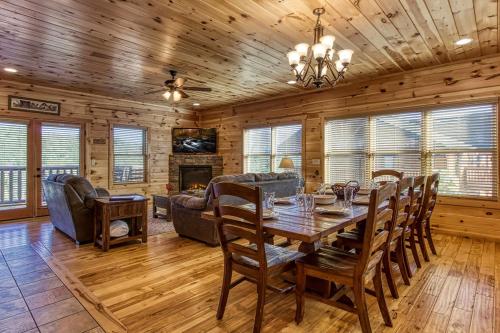 Living The Dream Mtn Views Theater Room 560 FREE tickets each paid day - photo 11