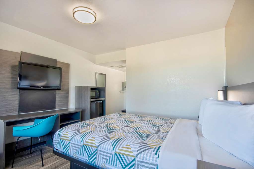 Motel 6 Russellville AR - photo 19