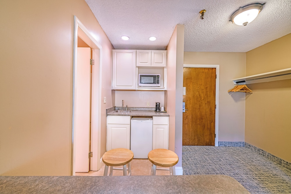Town and Country Inn & Resort - photo 18