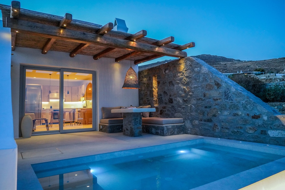VLIA Myconian Residences — 4-Star Luxury Hotel in Mykonos, Greece