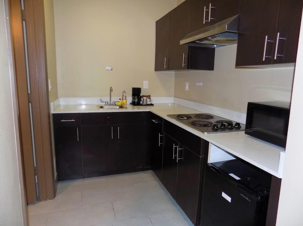 Moulton Inn & Suites By OYO Near Shiner TX - photo 26