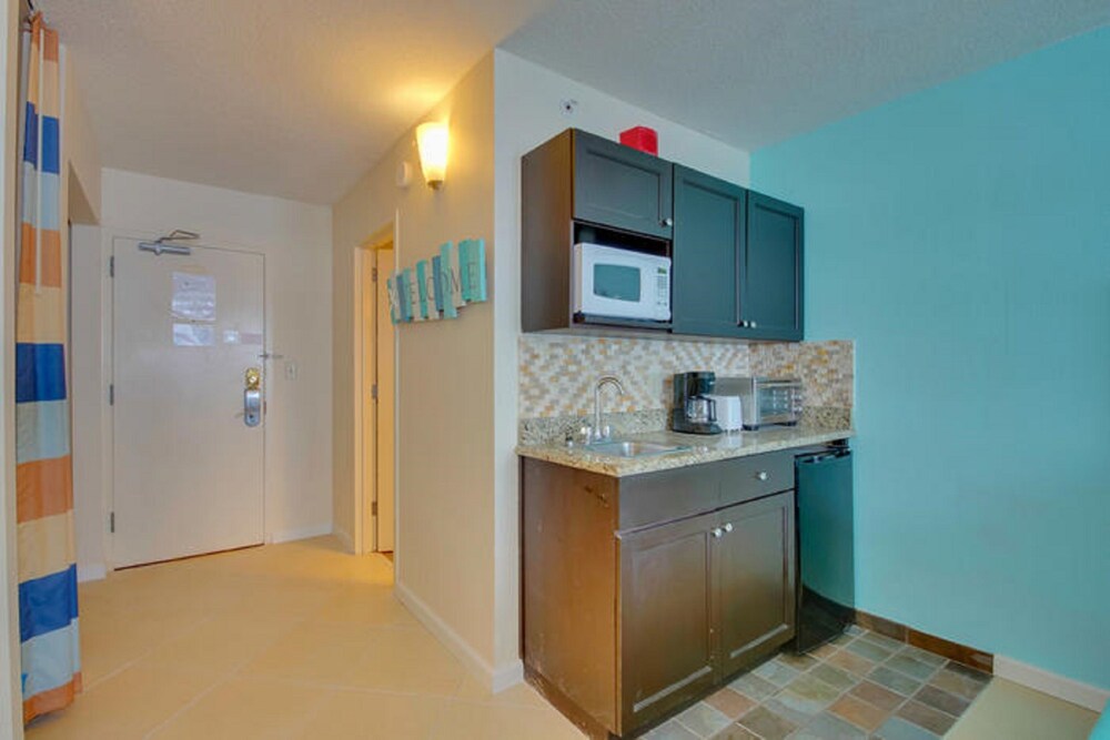 Landmark Resort by Elliott Beach Rentals - photo 12