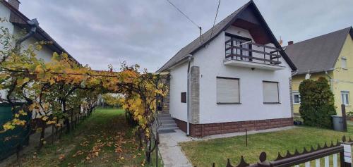 Holiday home in Balatonfenyves 18415 — 4-Star Luxury Hotel in Balatonfenyves, Hungary