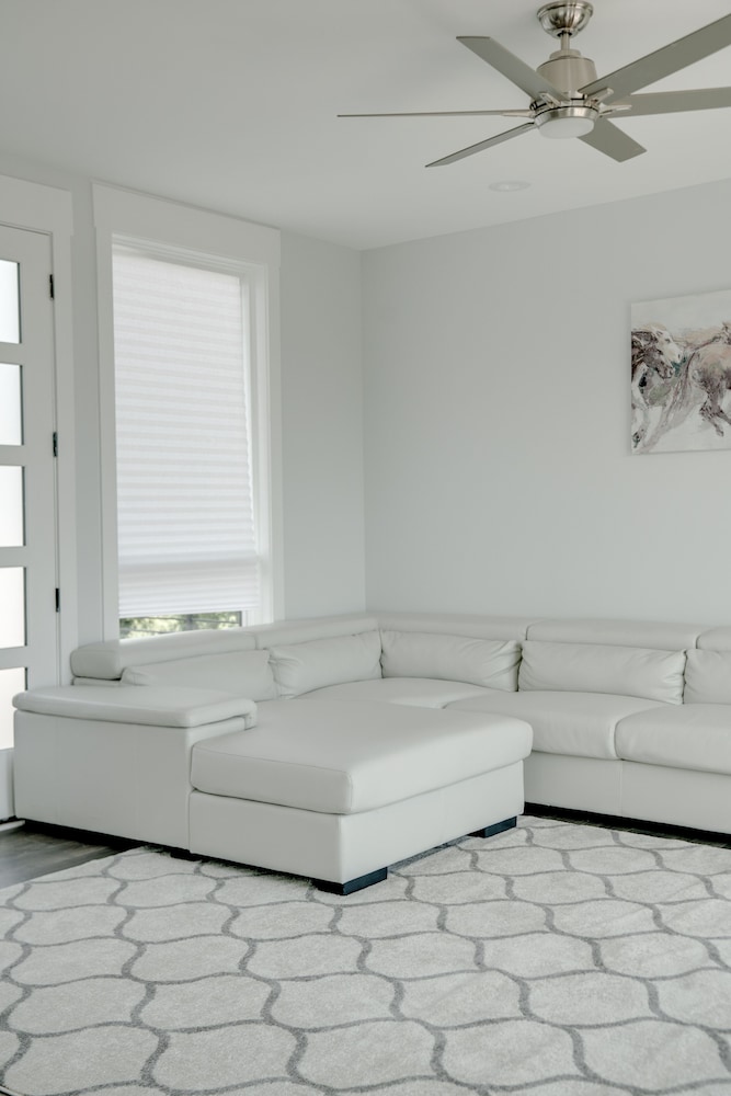 Luxury Unit on 12th South - photo 5
