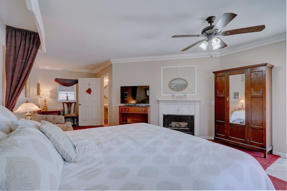 Pelican Cove Inn - photo 35