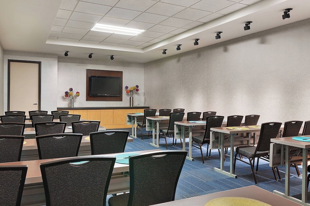 Aloft Denver Airport at Gateway Park - photo 24