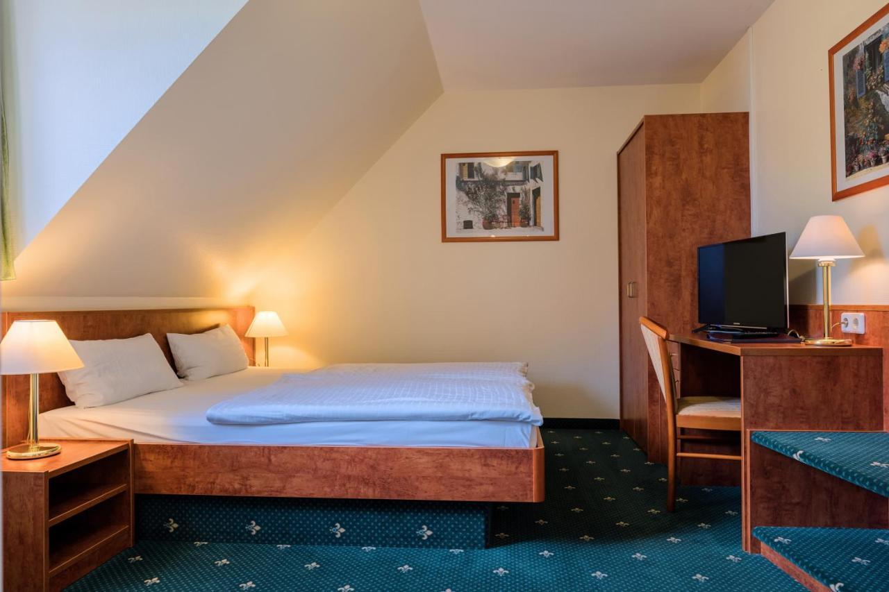 Restaurant & Hotel Storchenklause — Storkow — photo 4