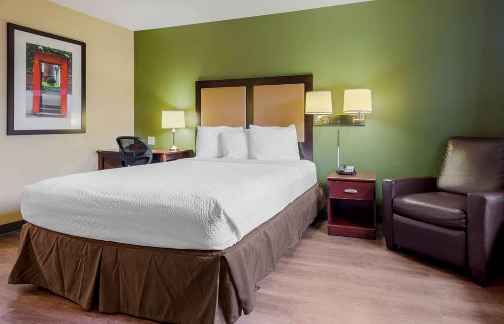 Extended Stay America Suites Elizabeth Newark Airport - photo 10