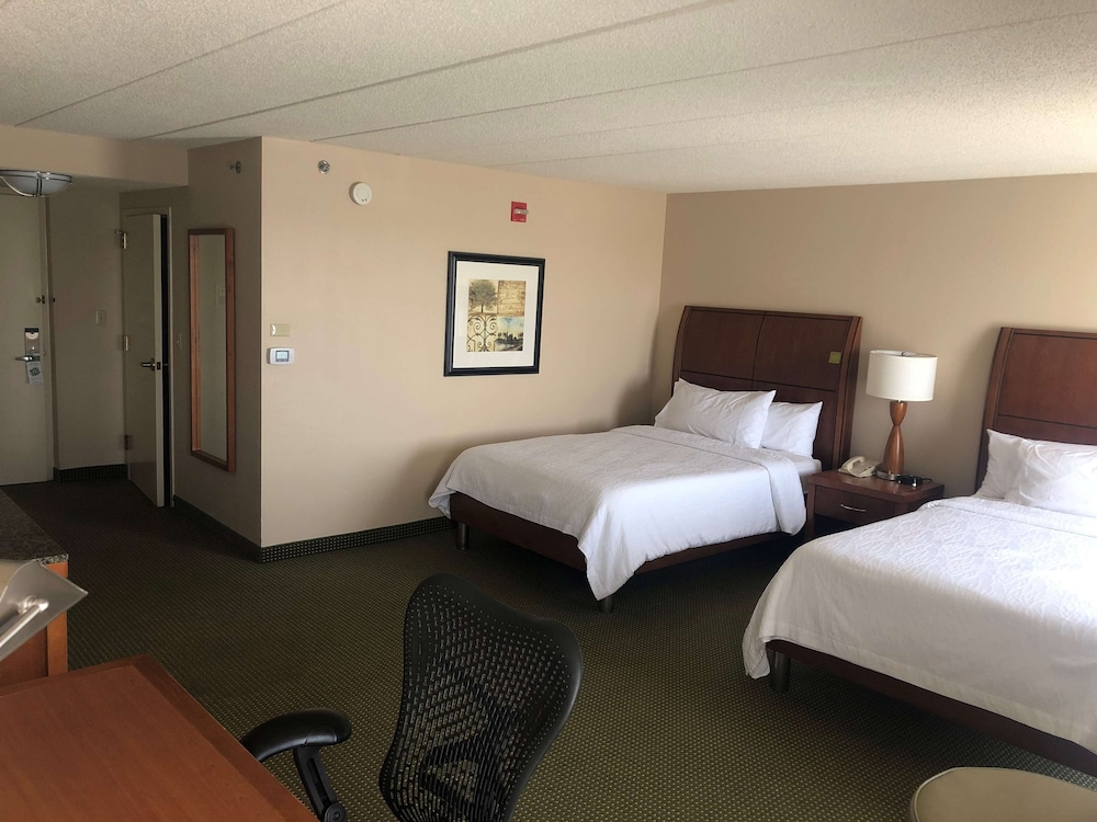 Hilton Garden Inn Addison - photo 12