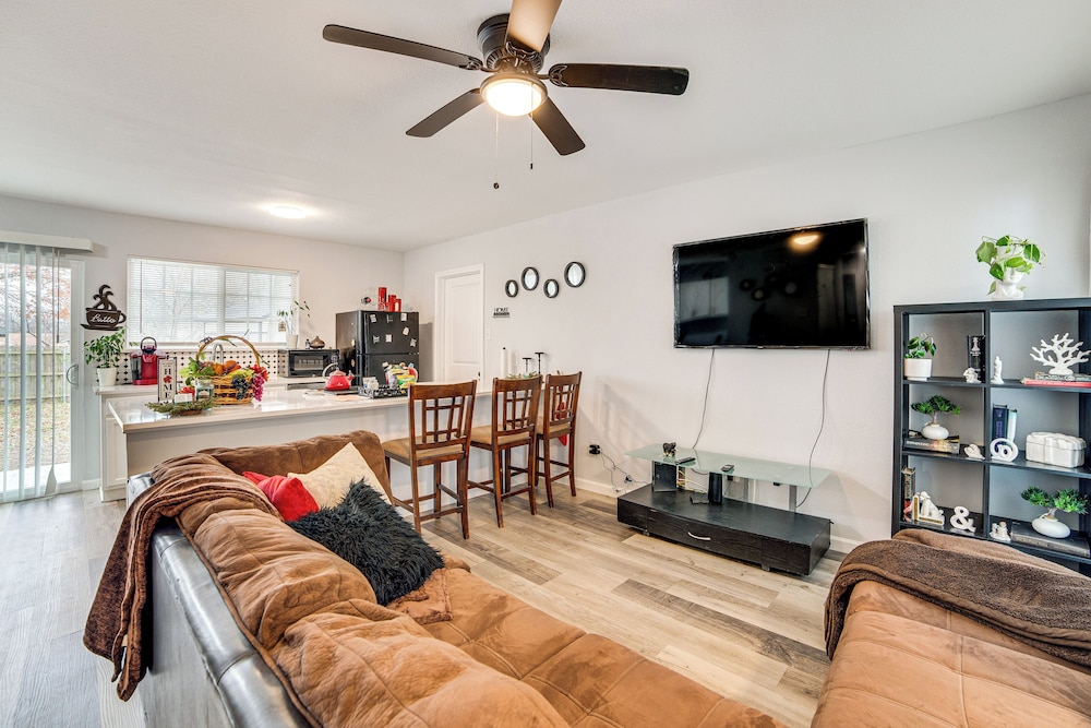 4 Mi to Joe Pool Lake Cedar Hill Family Haven — hotel in Cedar Hill
