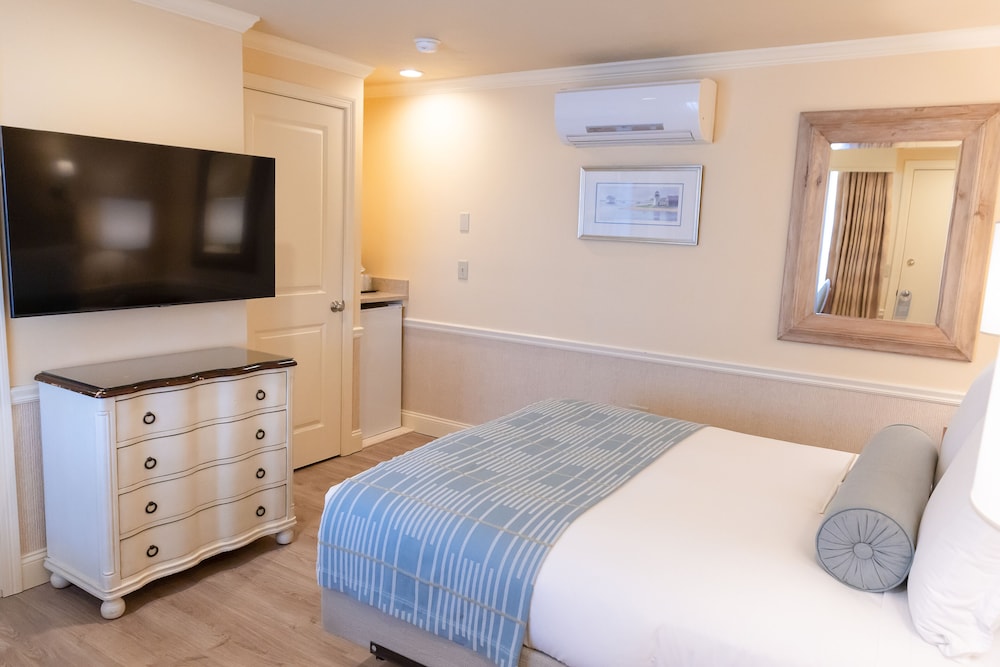 Anchor In Distinctive Waterfront Lodging - photo 10
