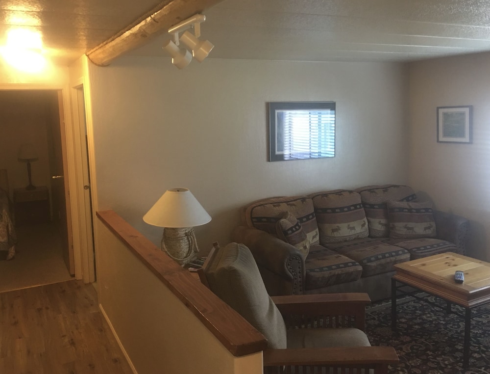 Rainbow's End Resort on Rainbow Lake - photo 47