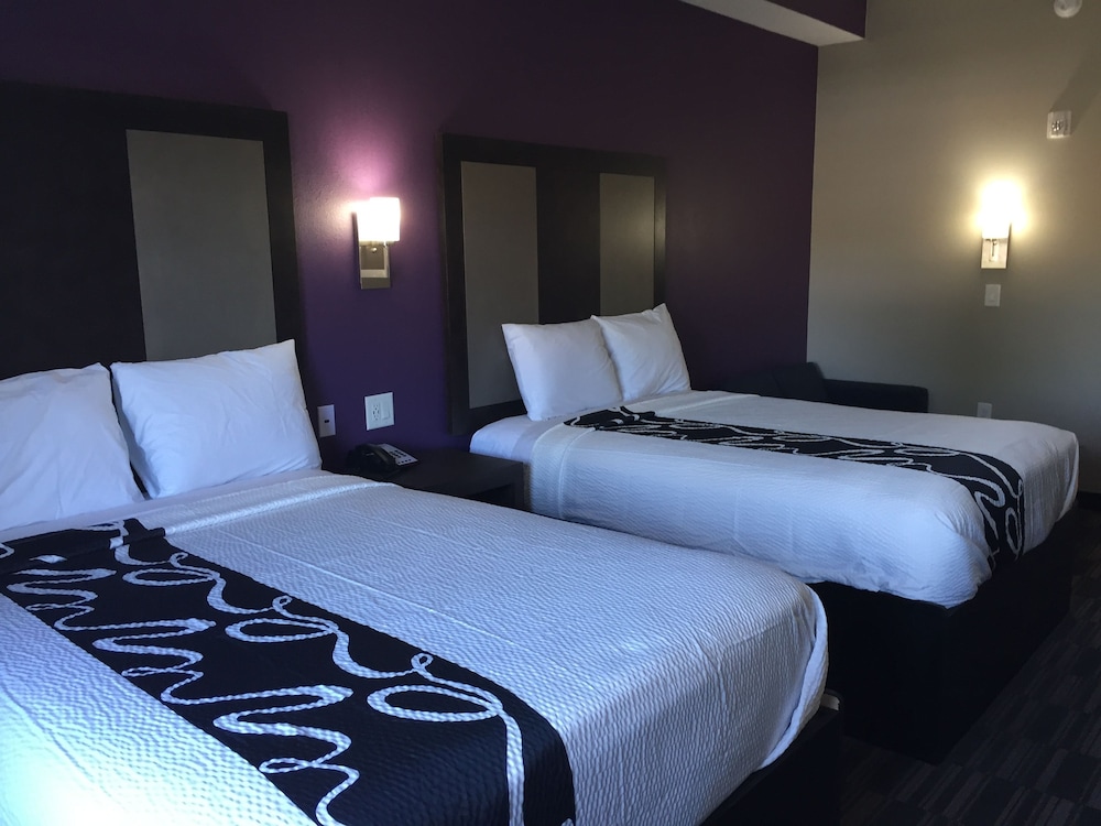 Home Inn and Suites - photo 13