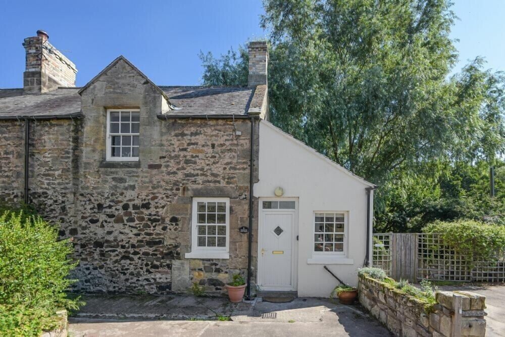 Dunlin Cottage — 4-Star Luxury Hotel in Bamburgh, United Kingdom