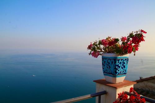 Casa Vacanze ' Tra Cielo E Mare ' — 4-Star Luxury Hotel in Vietri Sul Mare, Italy