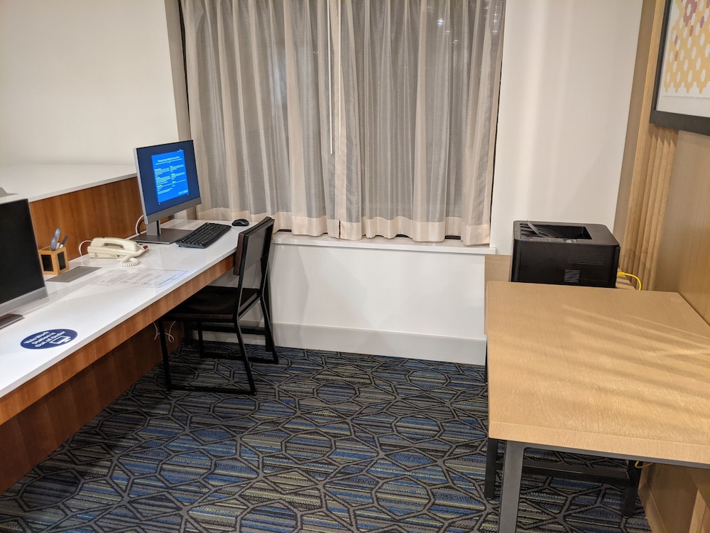 Holiday Inn Express South Burlington by IHG - photo 43